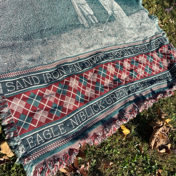 Golfers golf green throw blanket. - Picture 2 of 6